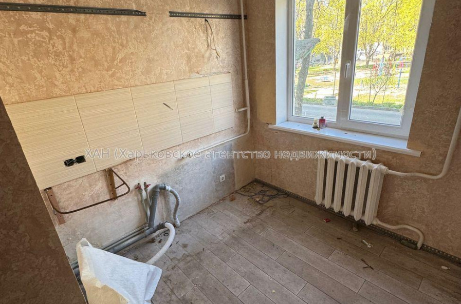 Продам квартиру, Непокоренных ул. , 2  ком., 44.20 м², частичный ремонт 
