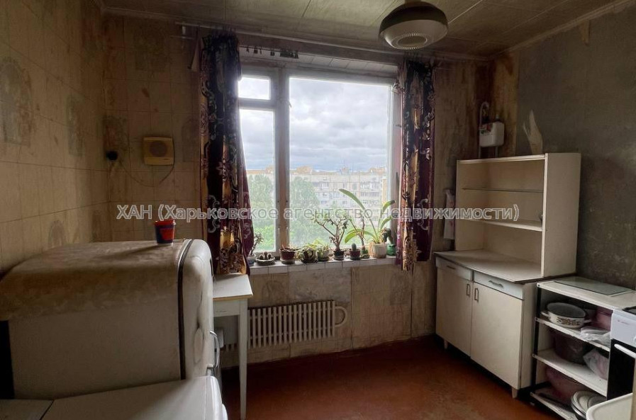 Продам квартиру, Гвардейцев Широнинцев ул. , 1 кім., 34 м², советский ремонт 