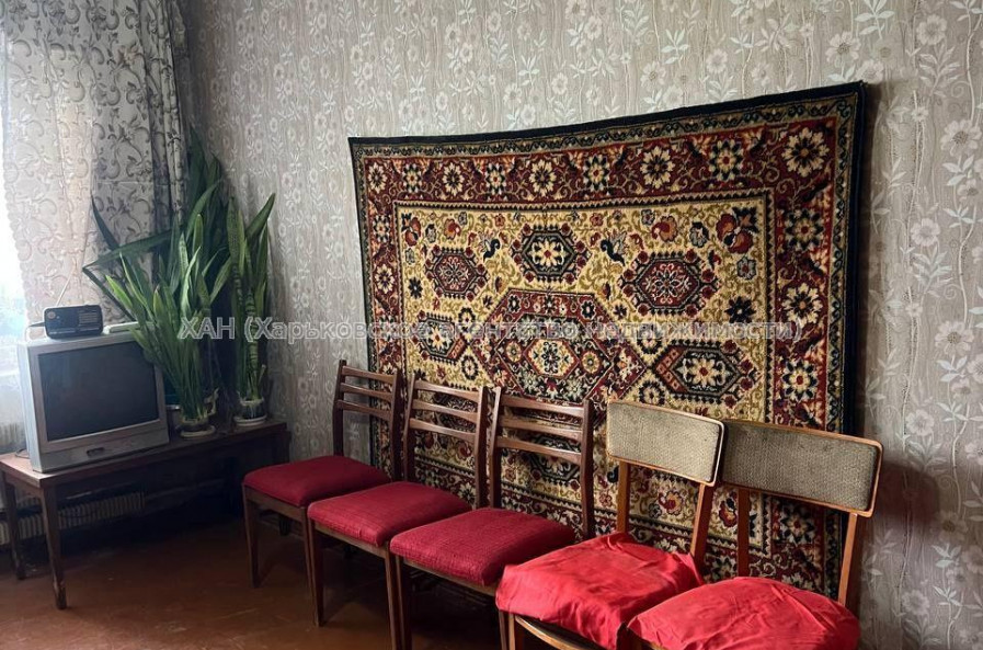 Продам квартиру, Гвардейцев Широнинцев ул. , 1 кім., 34 м², советский ремонт 