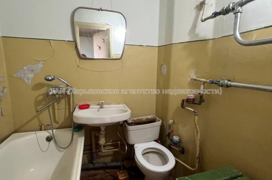 Продам квартиру, Гвардейцев Широнинцев ул. , 1 кім., 34 м², советский ремонт 