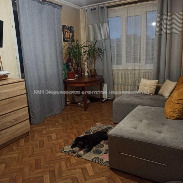 Продам квартиру, Саперная ул. , 2 кім., 52 м², косметический ремонт 