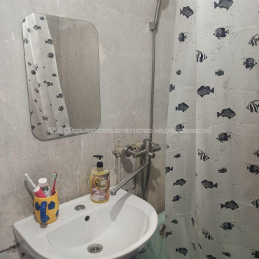 Продам квартиру, Саперная ул. , 2 кім., 52 м², косметический ремонт 