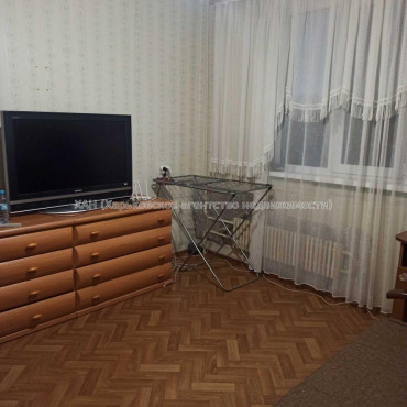 Продам квартиру, Саперная ул. , 2 кім., 52 м², косметический ремонт 
