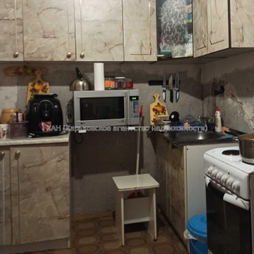 Продам квартиру, Саперная ул. , 2 кім., 52 м², косметический ремонт 