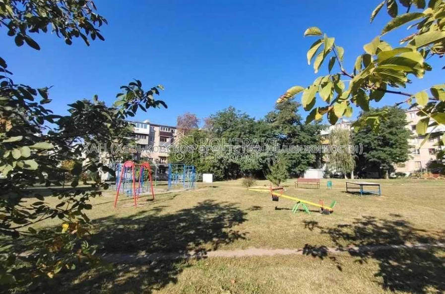 Продам квартиру, 23 Августа ул. , 3  ком., 47.10 м², косметический ремонт 