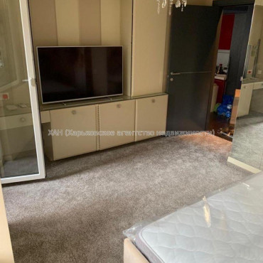 Продам квартиру, Ляпунова ул. , 3 кім., 96 м², авторский дизайн 