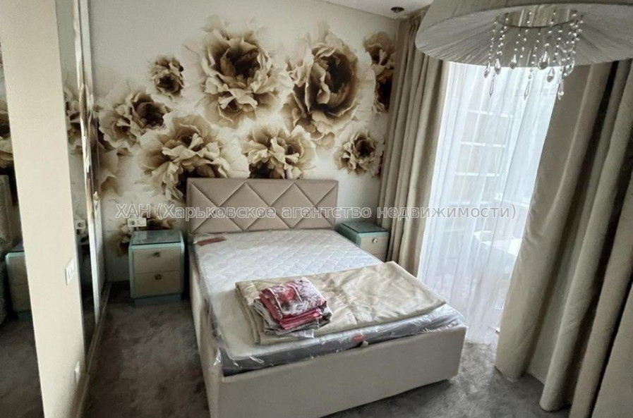 Продам квартиру, Ляпунова ул. , 3  ком., 96 м², авторский дизайн 