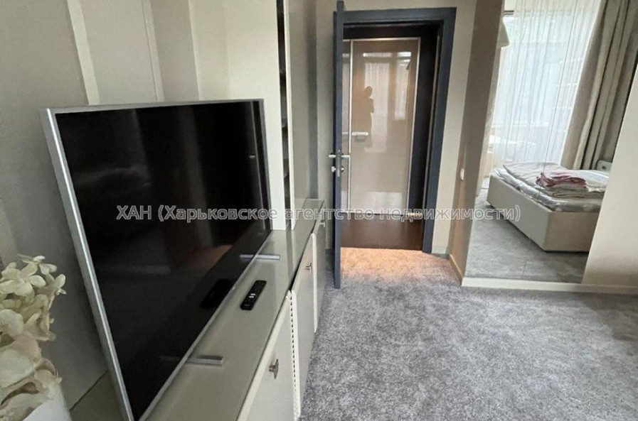 Продам квартиру, Ляпунова ул. , 3  ком., 96 м², авторский дизайн 