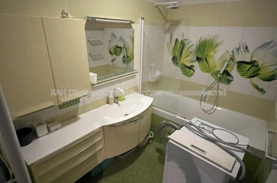 Продам квартиру, Ляпунова ул. , 3  ком., 96 м², авторский дизайн 