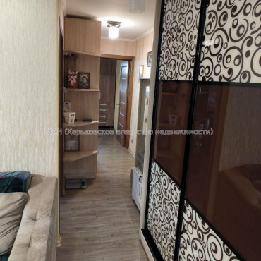 Продам квартиру, Аэрокосмический пр. , 3 кім., 65.60 м², капитальный ремонт 