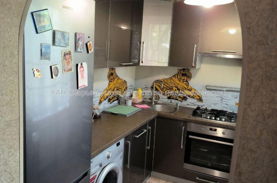 Продам квартиру, Аэрокосмический пр. , 3 кім., 65.60 м², капитальный ремонт 
