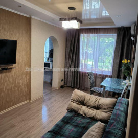 Продам квартиру, Аэрокосмический пр. , 3 кім., 65.60 м², капитальный ремонт
