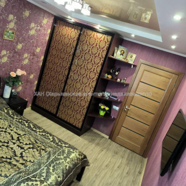 Продам квартиру, Аэрокосмический пр. , 3 кім., 65.60 м², капитальный ремонт 