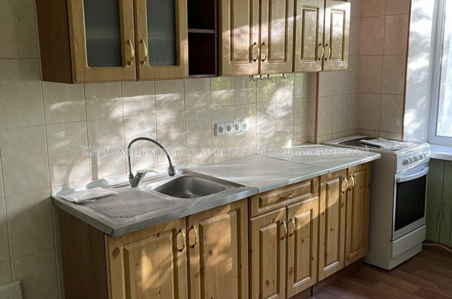 Продам квартиру, Гвардейцев Широнинцев ул. , 1 кім., 33 м², косметический ремонт 