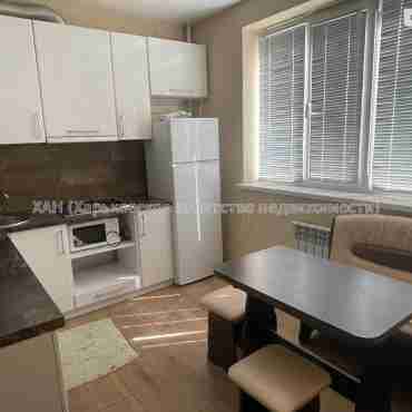 Продам квартиру, Космическая ул. , 2 кім., 56 м², капитальный ремонт 