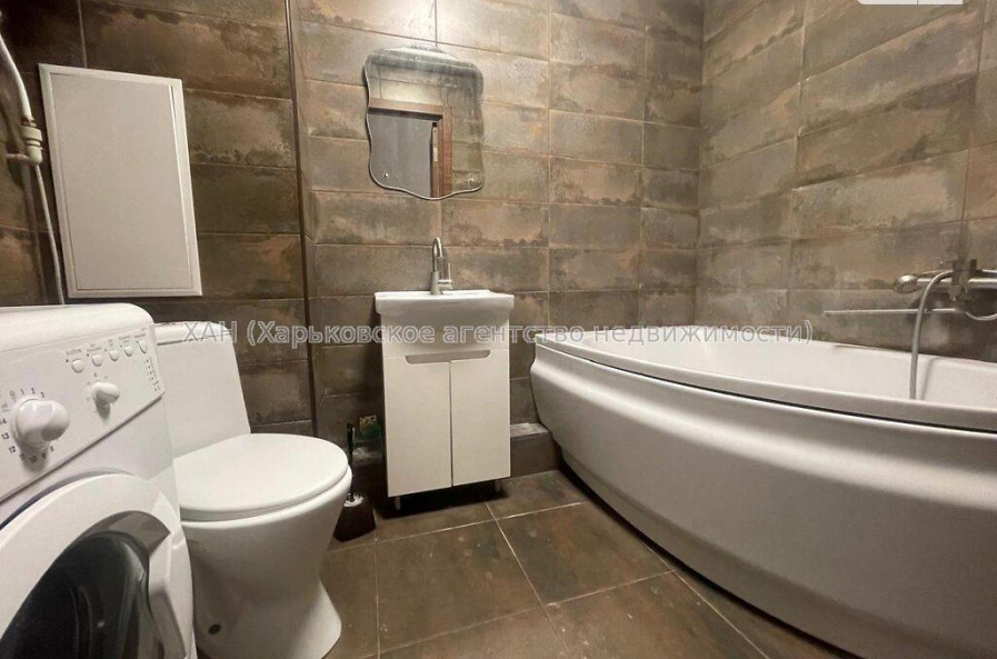 Продам квартиру, Космическая ул. , 2 кім., 56 м², капитальный ремонт 