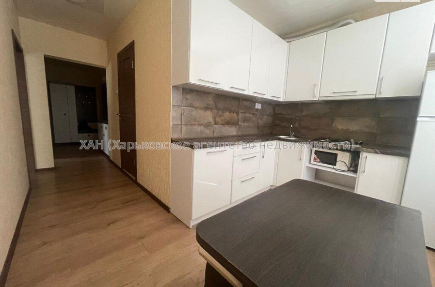 Продам квартиру, Космическая ул. , 2 кім., 56 м², капитальный ремонт 