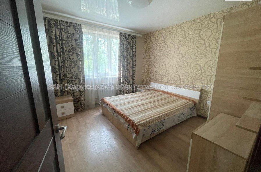 Продам квартиру, Космическая ул. , 2 кім., 56 м², капитальный ремонт 