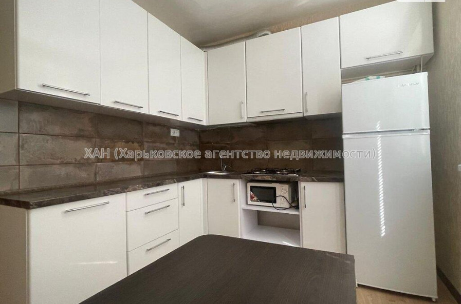 Продам квартиру, Космическая ул. , 2 кім., 56 м², капитальный ремонт 