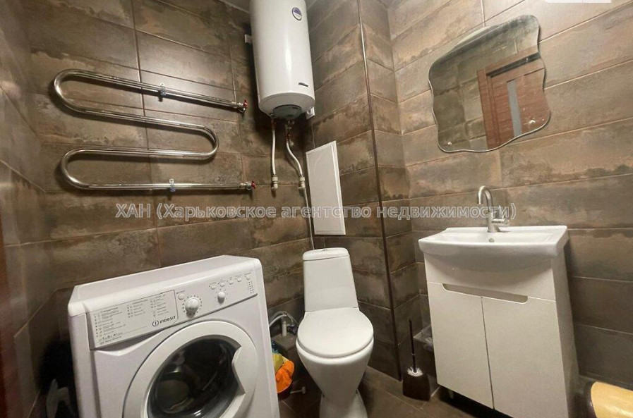 Продам квартиру, Космическая ул. , 2 кім., 56 м², капитальный ремонт 