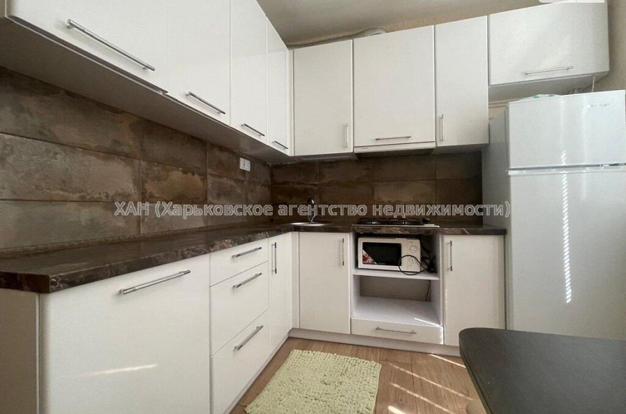 Продам квартиру, Космическая ул. , 2 кім., 56 м², капитальный ремонт 