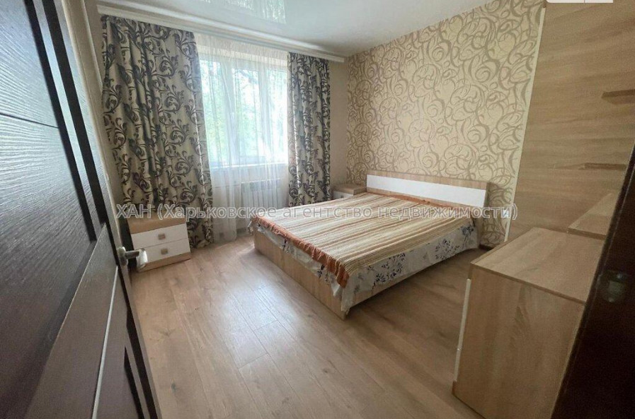 Продам квартиру, Космическая ул. , 2 кім., 56 м², капитальный ремонт 
