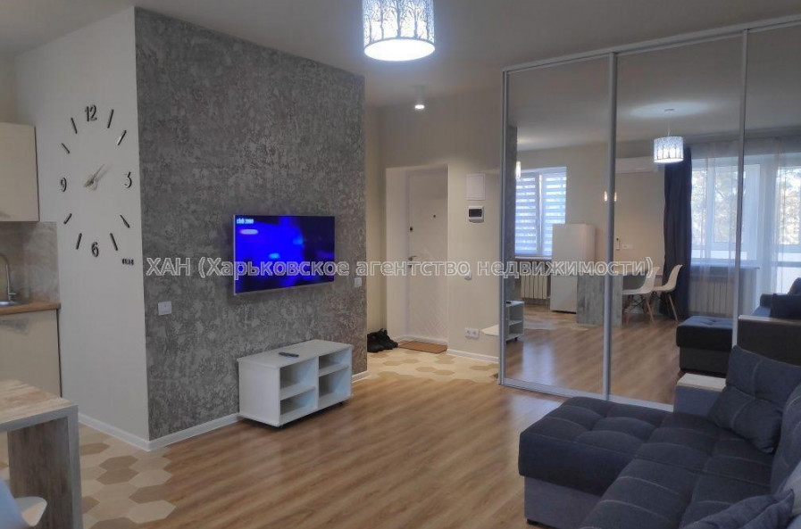 Продам квартиру, Героев Харькова просп. , 1  ком., 32 м², капитальный ремонт 