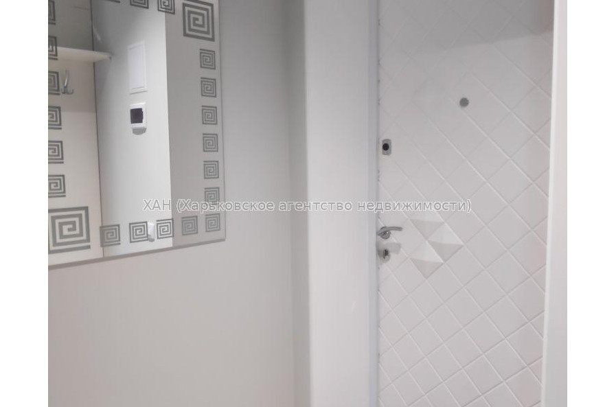 Продам квартиру, Героев Харькова просп. , 1  ком., 32 м², капитальный ремонт 