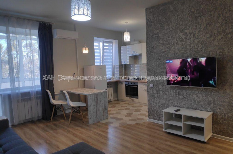 Продам квартиру, Героев Харькова просп. , 1  ком., 32 м², капитальный ремонт 