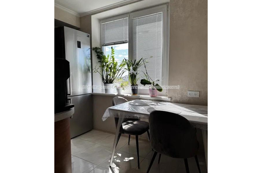 Продам квартиру, Салтовское шоссе , 2  ком., 44 м², капитальный ремонт 