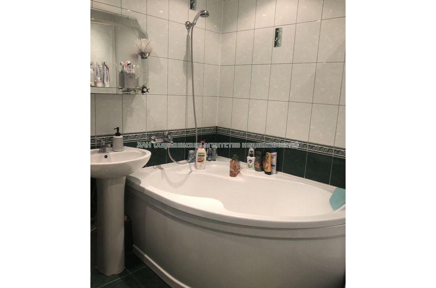 Продам квартиру, Юбилейный просп. , 3 кім., 70 м², капитальный ремонт 