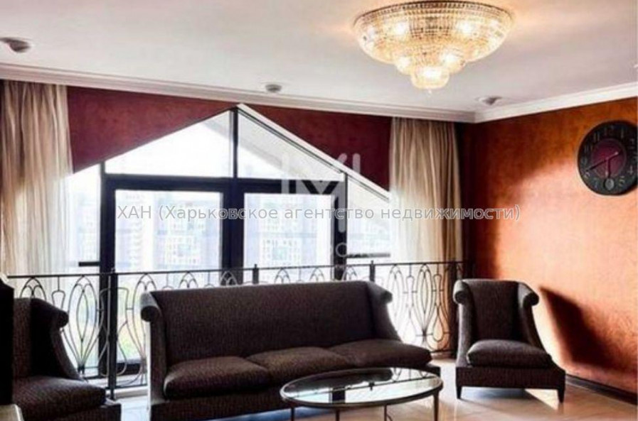 Продам квартиру, Леся Курбаса ул. , 4 кім., 205 м², авторский дизайн 
