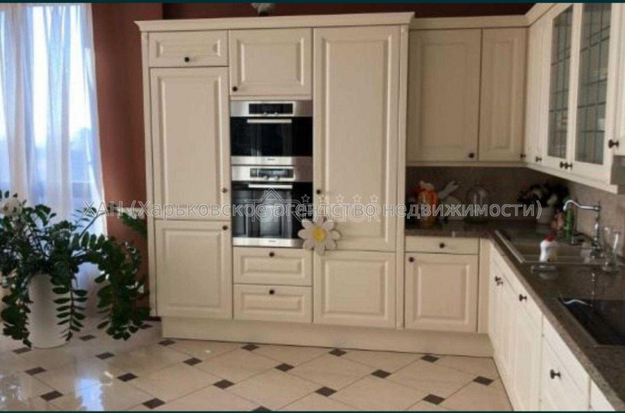 Продам квартиру, Леся Курбаса ул. , 4  ком., 205 м², авторский дизайн 
