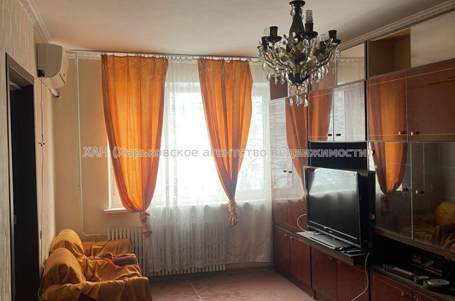 Продам квартиру, Бучмы ул. , 4  ком., 70 м², косметический ремонт 
