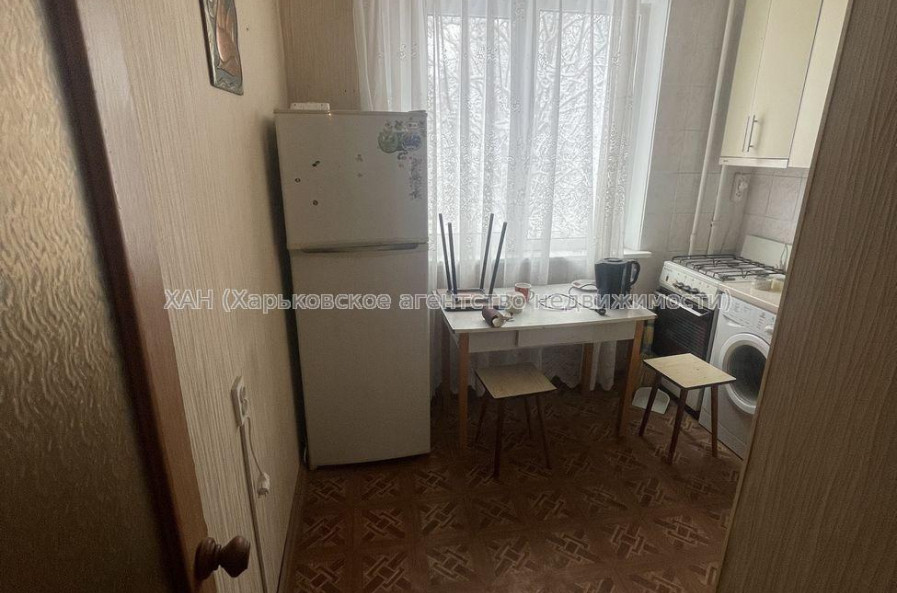 Продам квартиру, Бучмы ул. , 4  ком., 70 м², косметический ремонт 