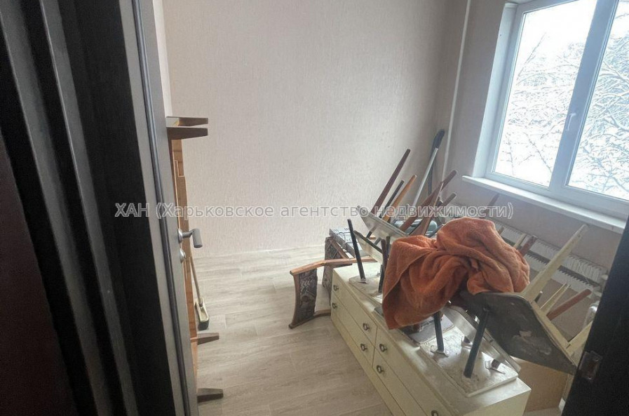 Продам квартиру, Бучмы ул. , 4  ком., 70 м², косметический ремонт 