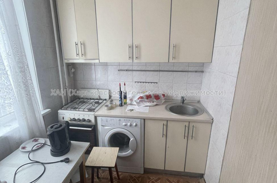 Продам квартиру, Бучмы ул. , 4  ком., 70 м², косметический ремонт 