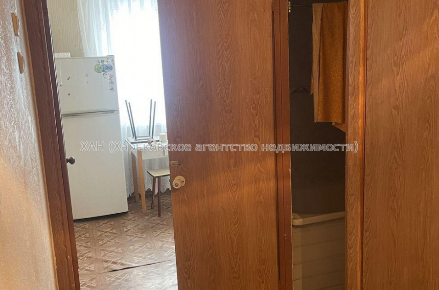 Продам квартиру, Бучмы ул. , 4  ком., 70 м², косметический ремонт 