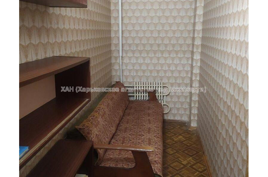 Продам квартиру, Ковтуна ул. , 1 кім., 39 м², капитальный ремонт 