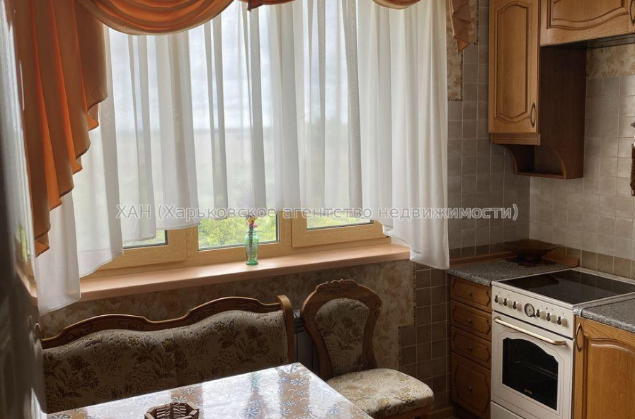 Продам квартиру, Натальи Ужвий ул. , 3 кім., 68.90 м², евроремонт 