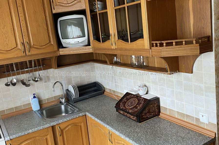 Продам квартиру, Натальи Ужвий ул. , 3 кім., 68.90 м², евроремонт 
