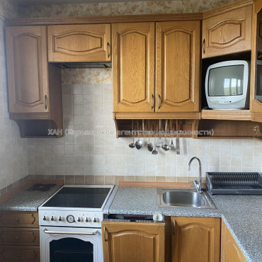 Продам квартиру, Натальи Ужвий ул. , 3  ком., 68.90 м², евроремонт 