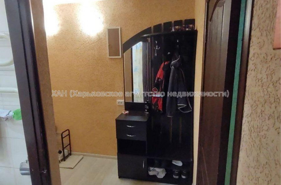 Продам квартиру, Ньютона ул. , 1 кім., 33 м², капитальный ремонт 
