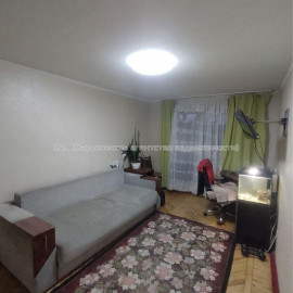 Продам квартиру, Ньютона ул. , 1 кім., 33 м², капитальный ремонт