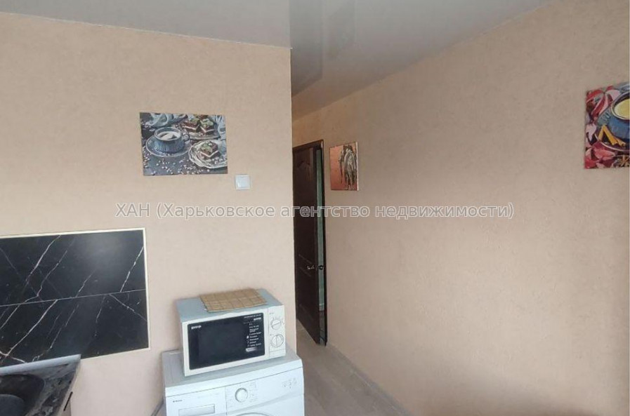 Продам квартиру, Ньютона ул. , 1 кім., 33 м², капитальный ремонт 