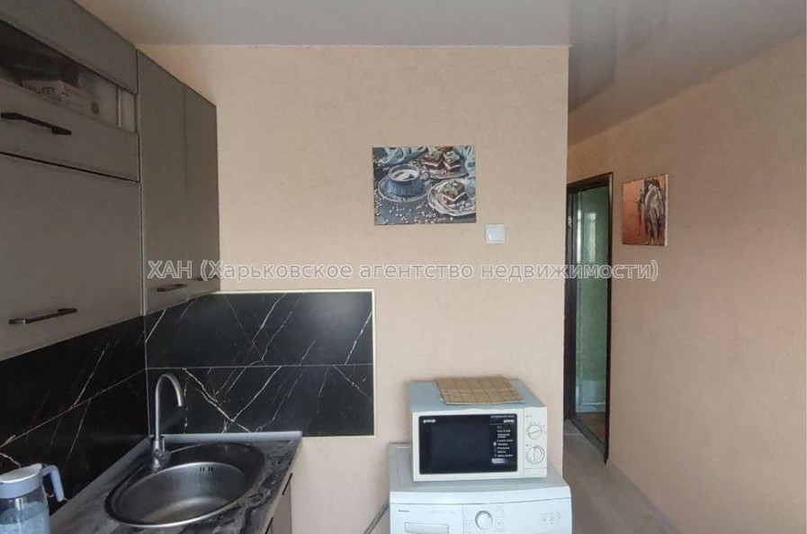 Продам квартиру, Ньютона ул. , 1 кім., 33 м², капитальный ремонт 