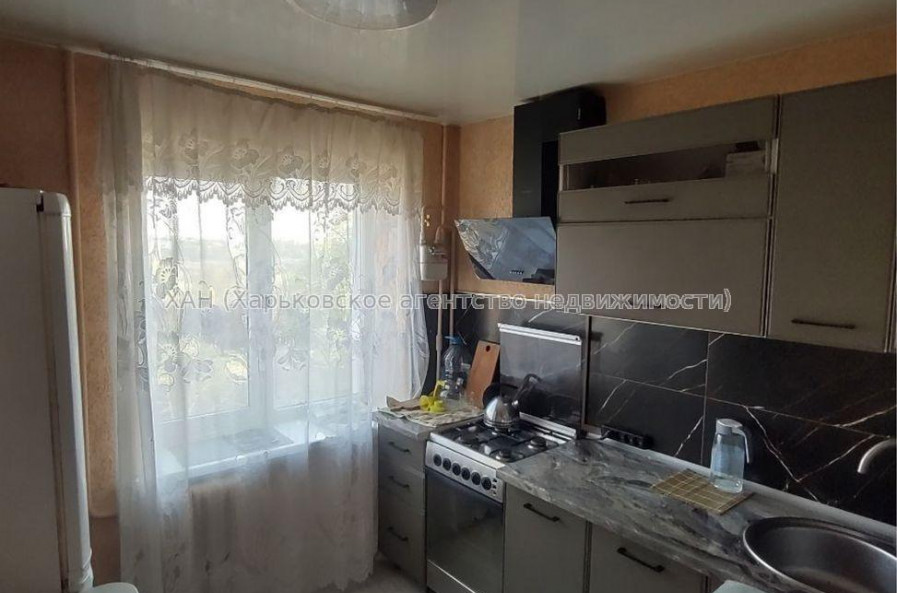 Продам квартиру, Ньютона ул. , 1 кім., 33 м², капитальный ремонт 