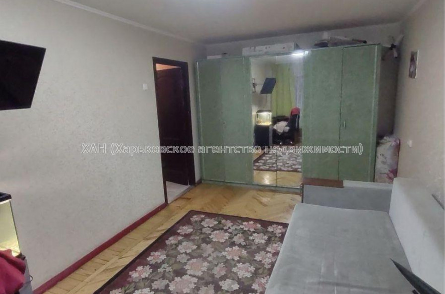 Продам квартиру, Ньютона ул. , 1 кім., 33 м², капитальный ремонт 