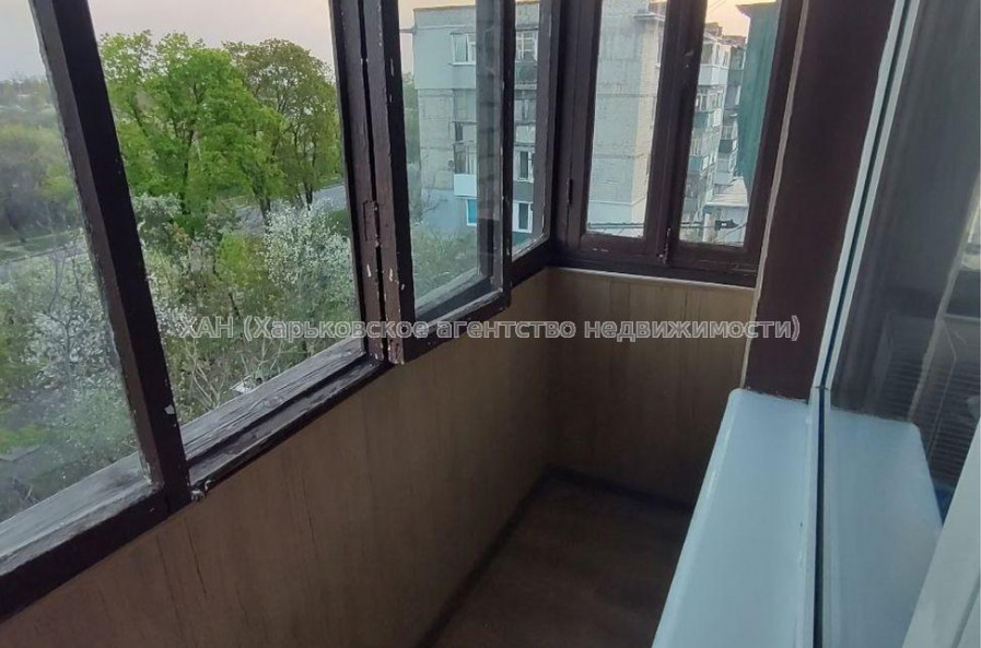 Продам квартиру, Ньютона ул. , 1 кім., 33 м², капитальный ремонт 