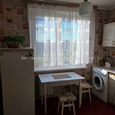 Продам квартиру, Тракторостроителей просп. , 1  ком., 32.60 м², косметический ремонт 